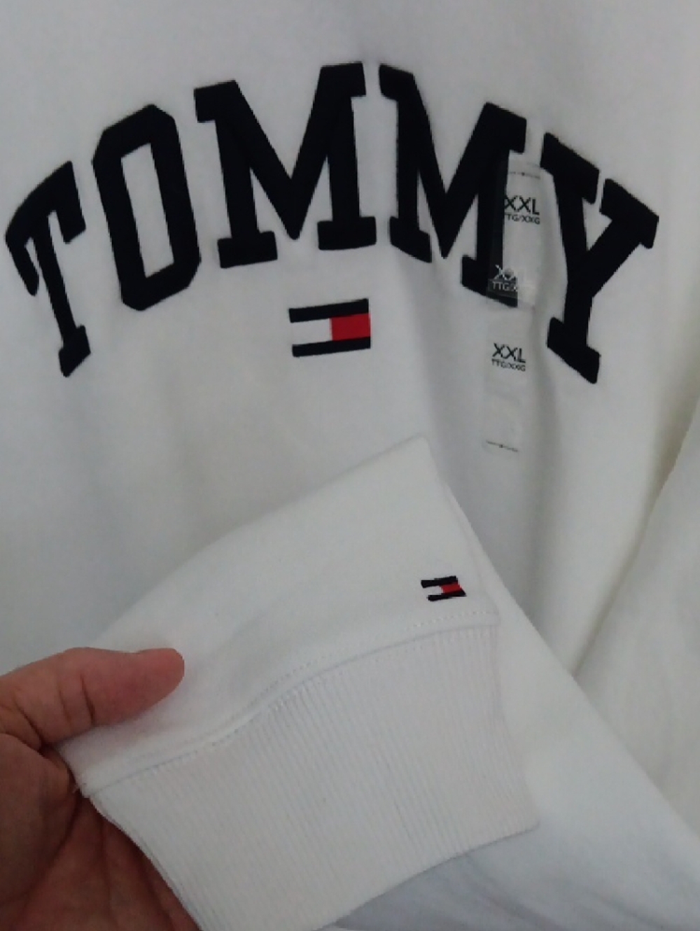Tommy Hilfiger White Crewneck with Navy Arch Logo - Picture 3 of 4